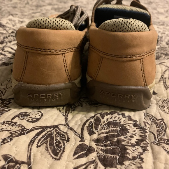 Size 4 Sperrys - Picture 3 of 5